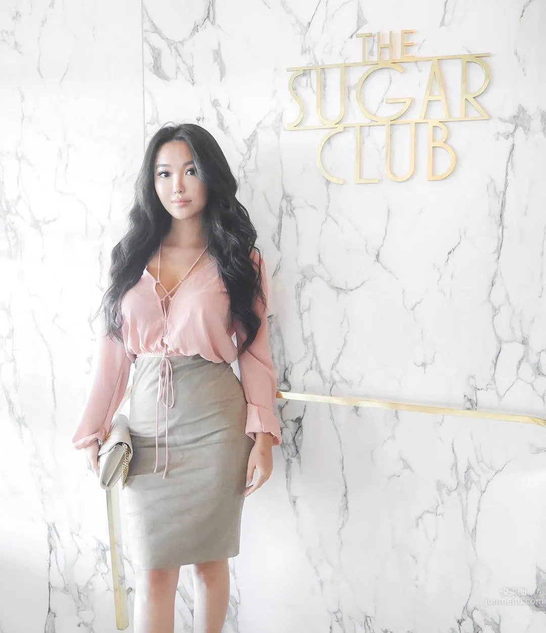 Elegant Female Model Viv Li, Various Sports Photos Show Off Her Figure photo 38