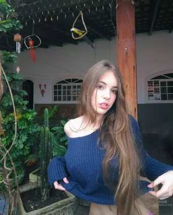 巴西少女Jhulia Pimentel  青澀面容火辣身材