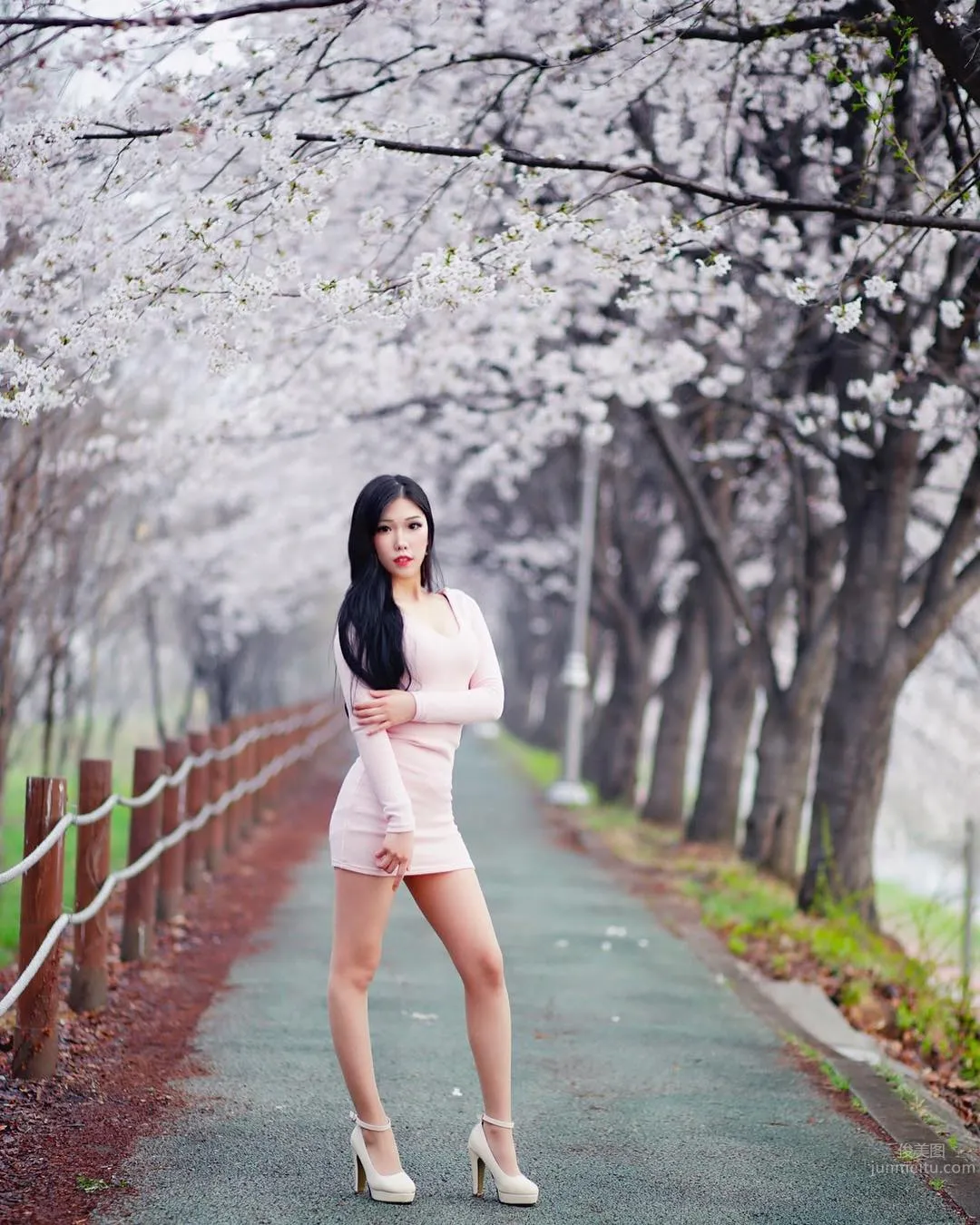 韓國美女조달쏭 街頭性感寫真美圖 9