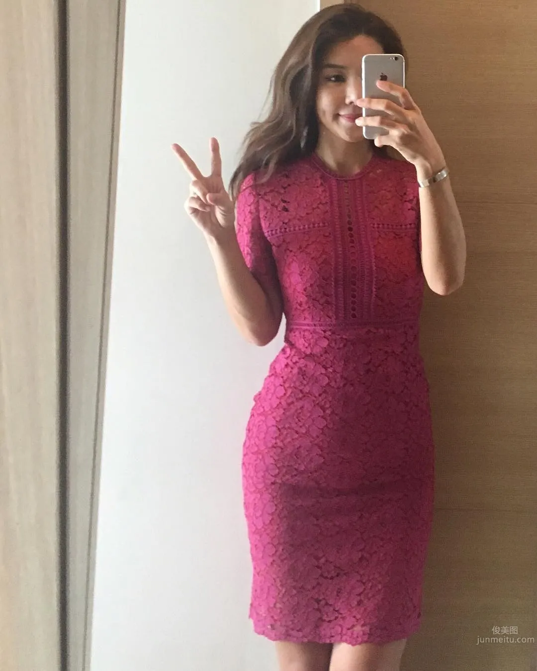 Korean Online Shop Model Onfleeklily, Looks and Figure Complement Each Other photo 17