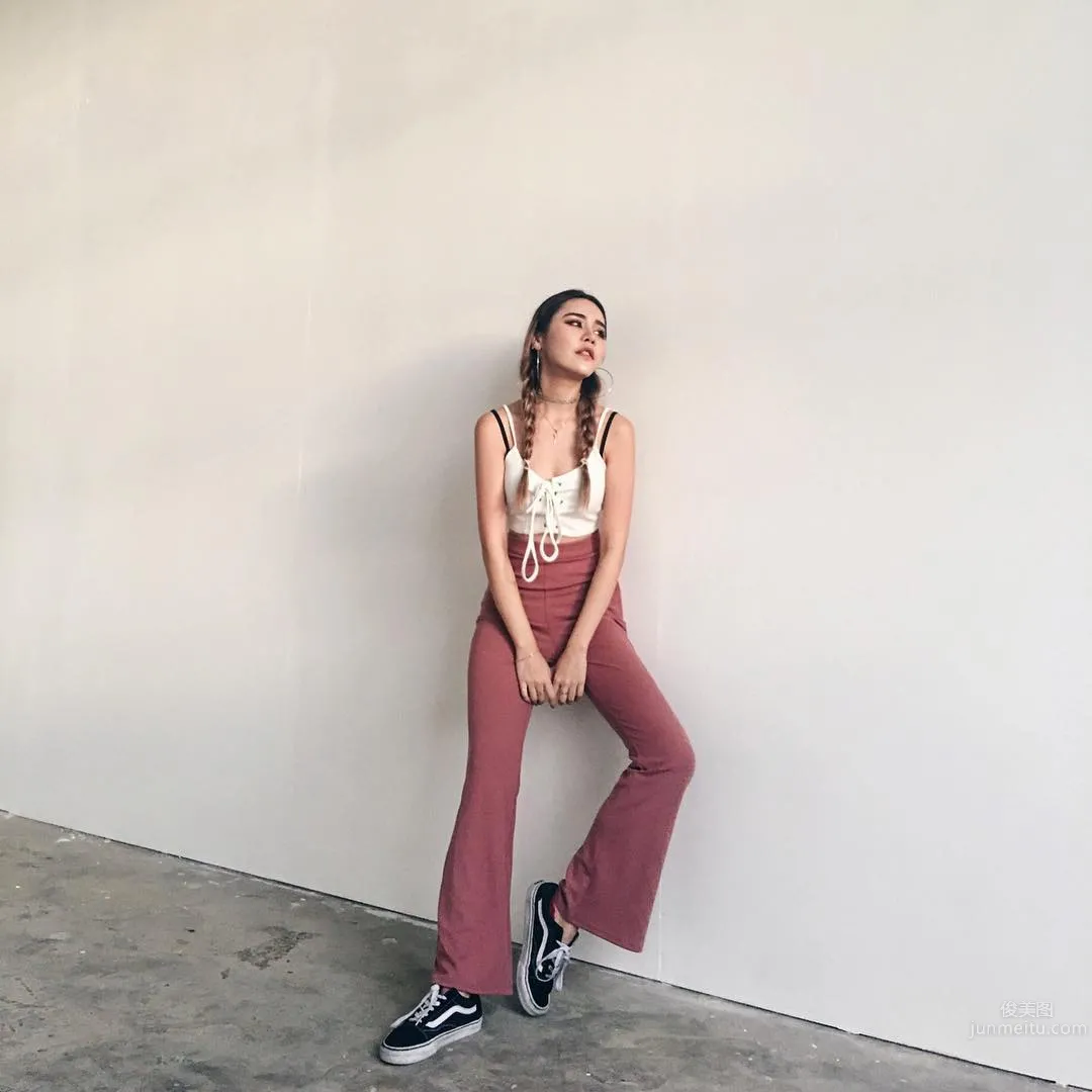 Singapore Internet Celebrity Aylna Neo Shows Off Her Great Figure in a Strappy Swimsuit photo 21