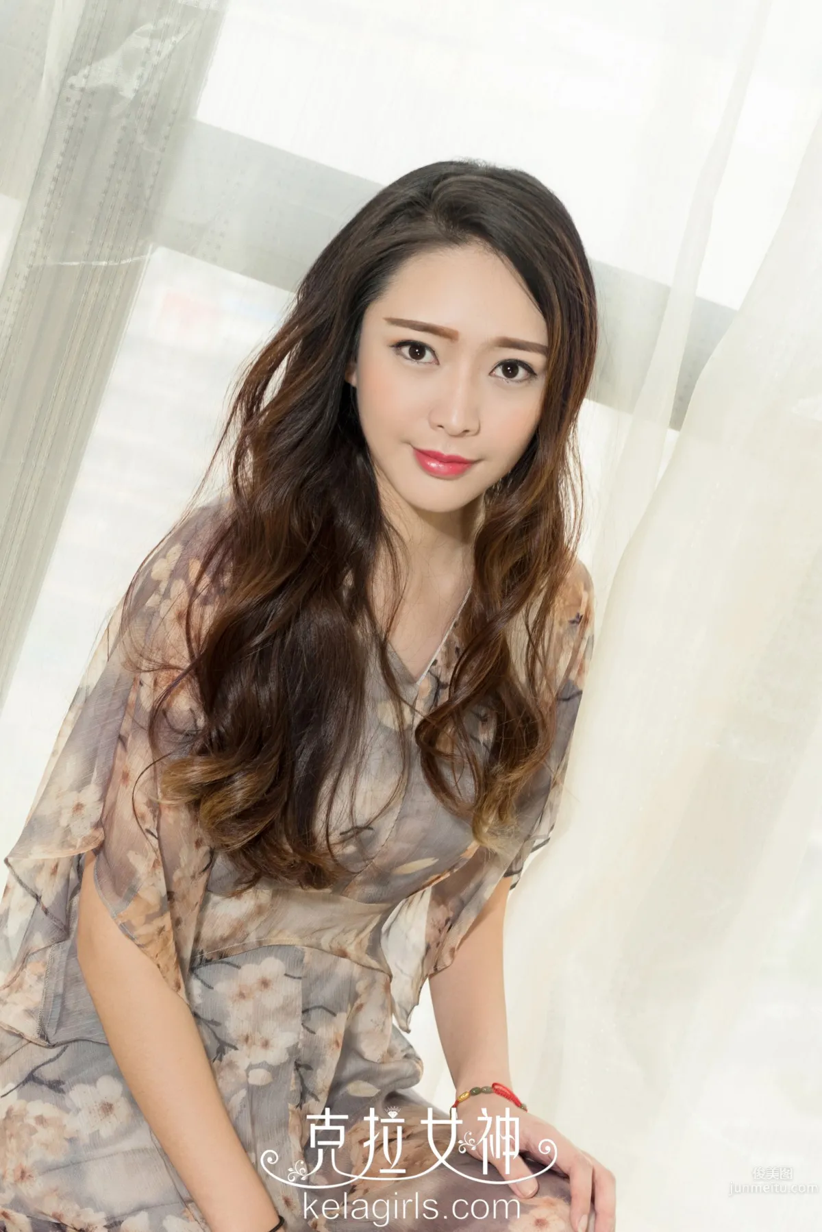 全民女神珊珊 《性感的小斑马》_0