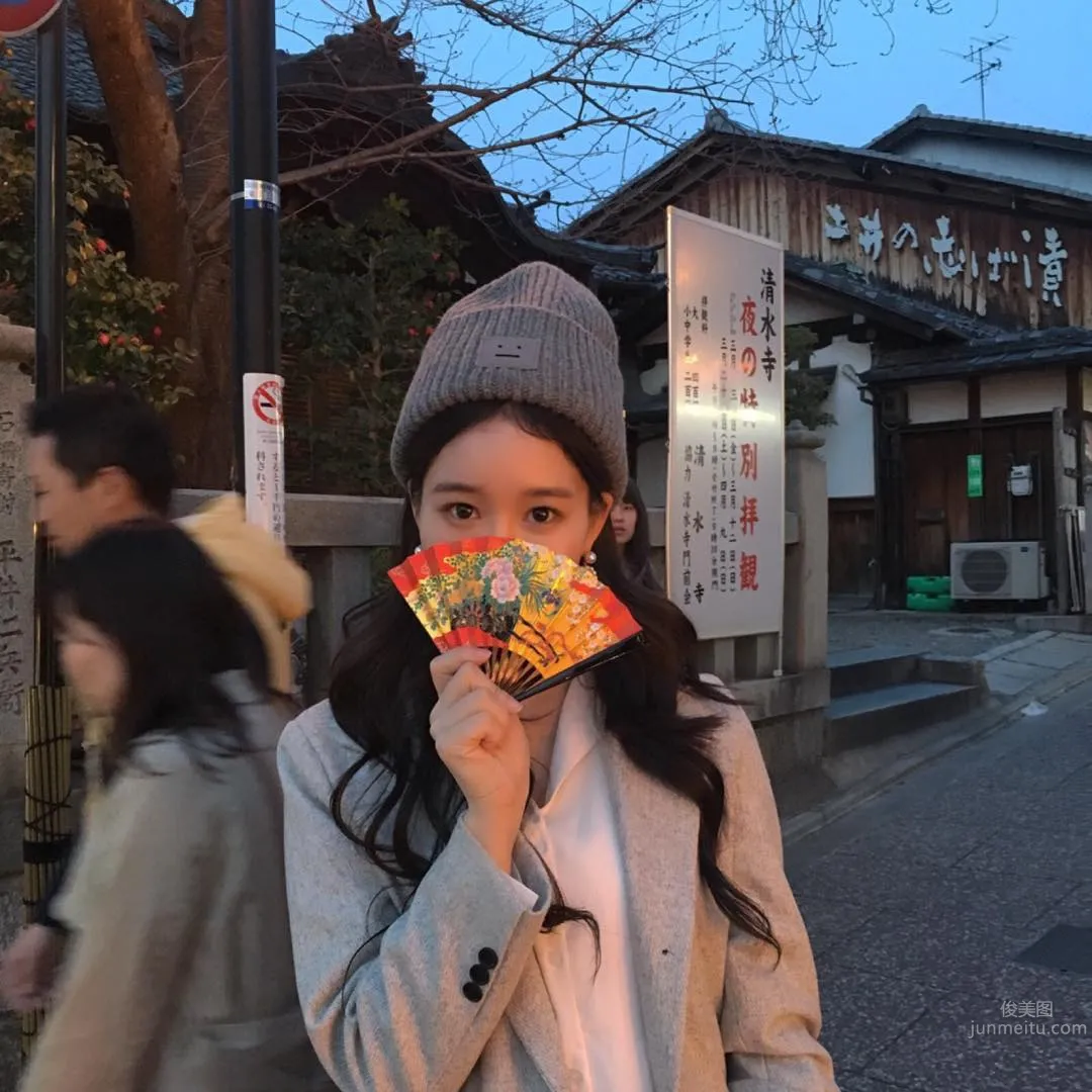 韓國妹子Ahrimei 深V比基尼飽滿美胸自拍 8