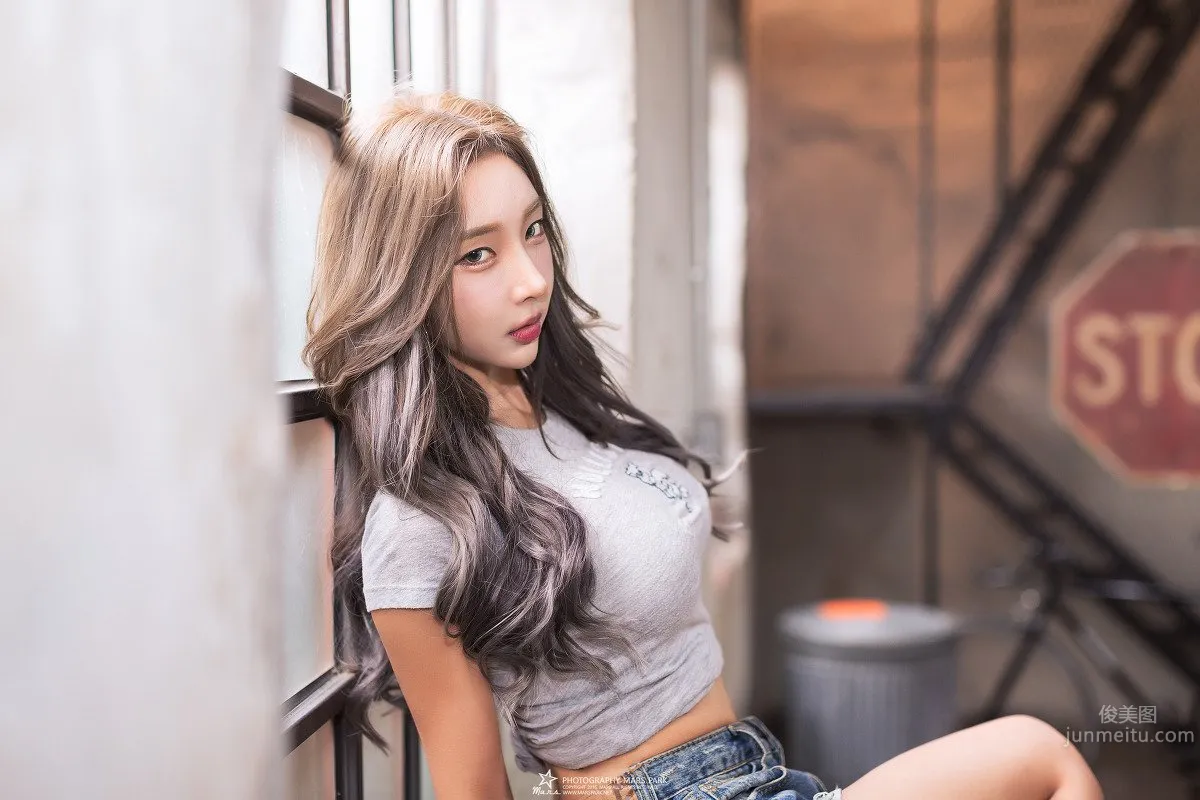 韓國美女Kim Mina 眼角美人痣倍撩人 21