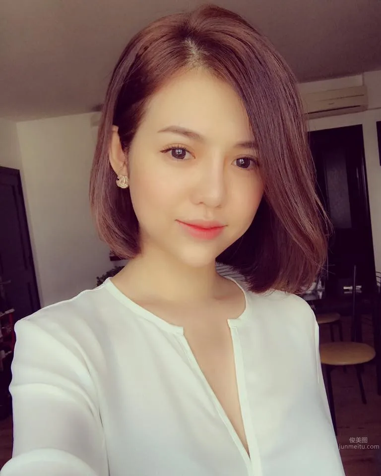 Nghi Nghi，越南也有這麼養眼的禦姐 18