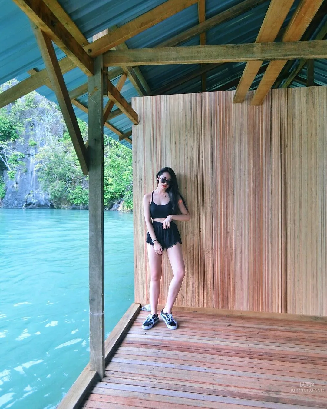 Singapore Internet Celebrity Aylna Neo Shows Off Her Great Figure in a Strappy Swimsuit photo 29