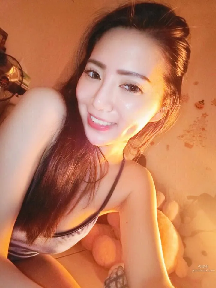 Taiwanese Talented Female Streamer Zu Zu, Her Singing Voice Makes People Fall in Love photo 11