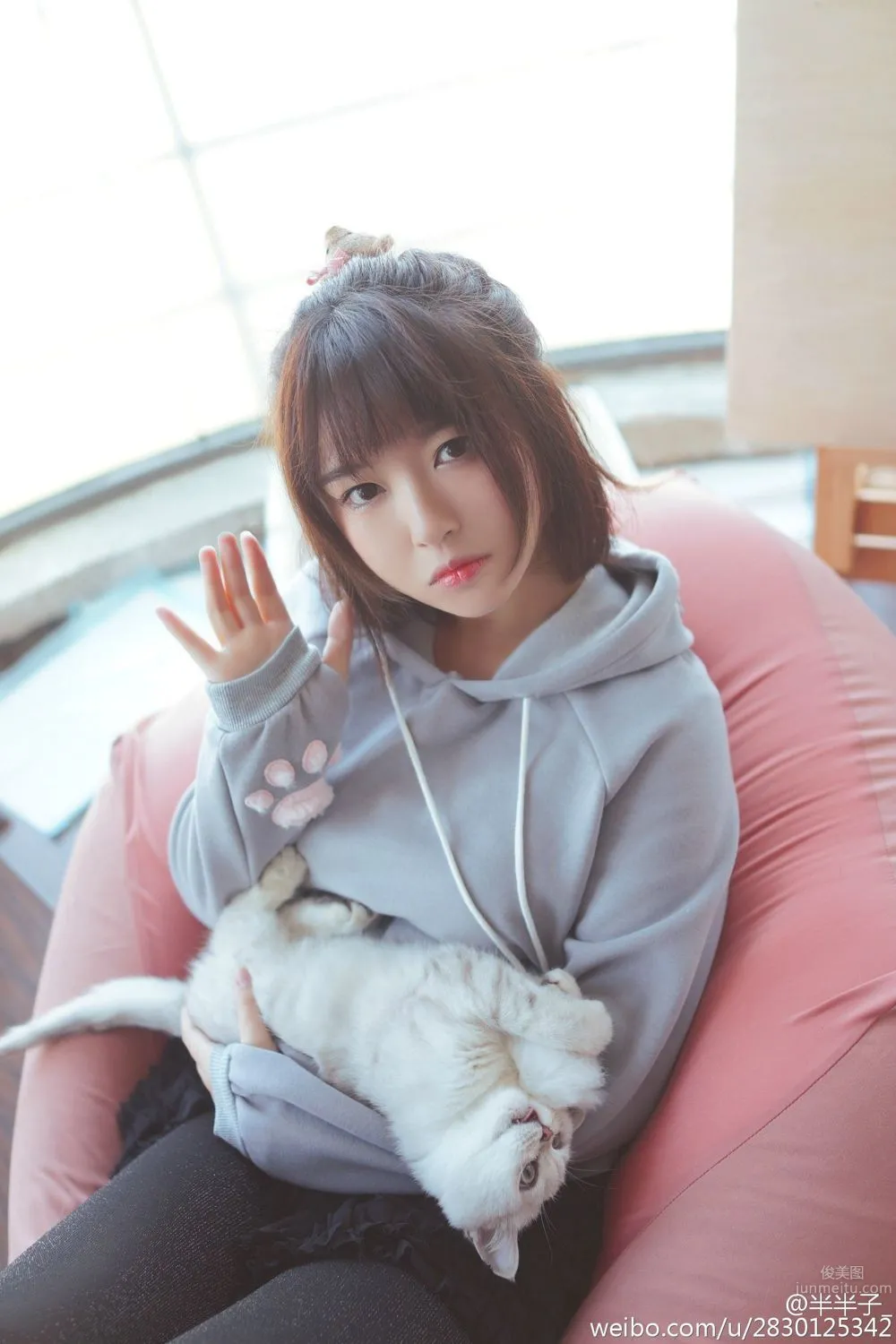 Ban Banzi: Cos photo 26