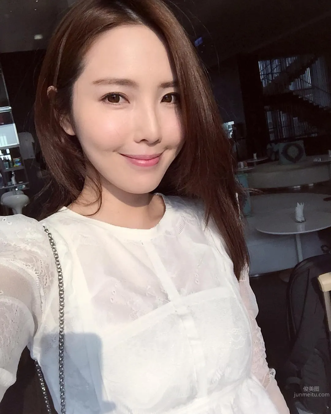 Weather Anchor Zhu Qiyu, Charming and Elegant Campus Beauty photo 4