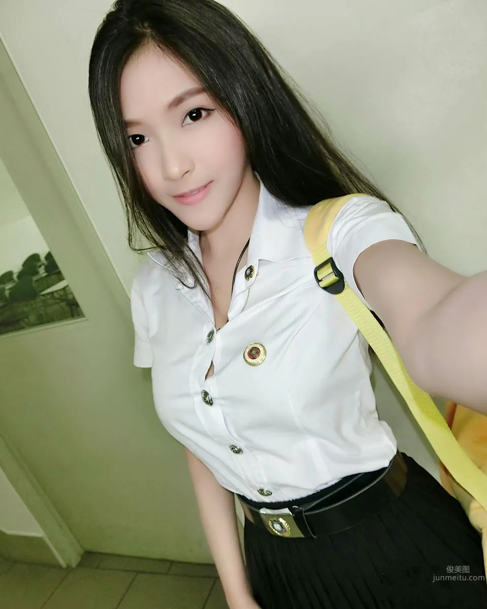 Thai Beauty Maneeya, Liverpool Football Baby photo 4