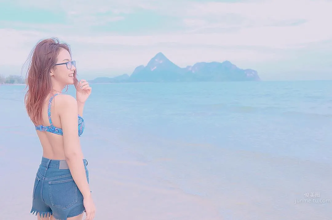 Glasses Girl Panidsara Nakha, A Down-to-Earth Thai Girl photo 10