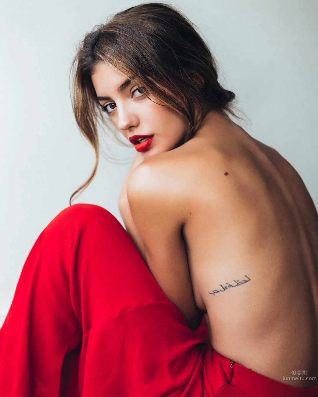 Spanish Young Model Barbara Rodiles, Eyes Locked photo 22