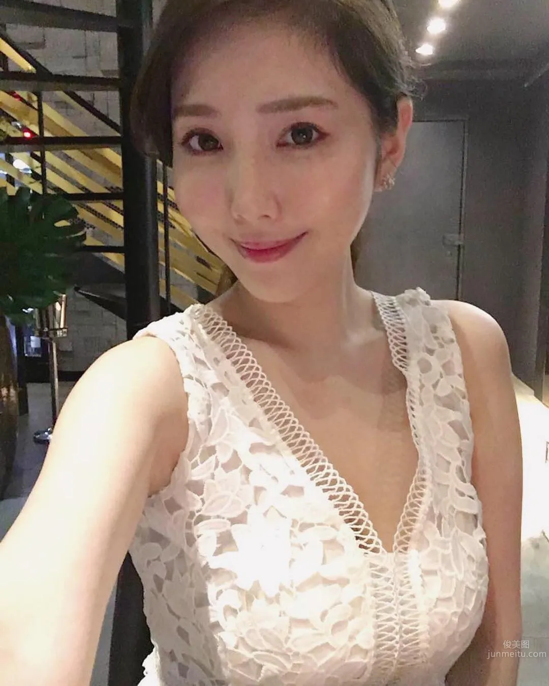 Weather Anchor Zhu Qiyu, Charming and Elegant Campus Beauty photo 22