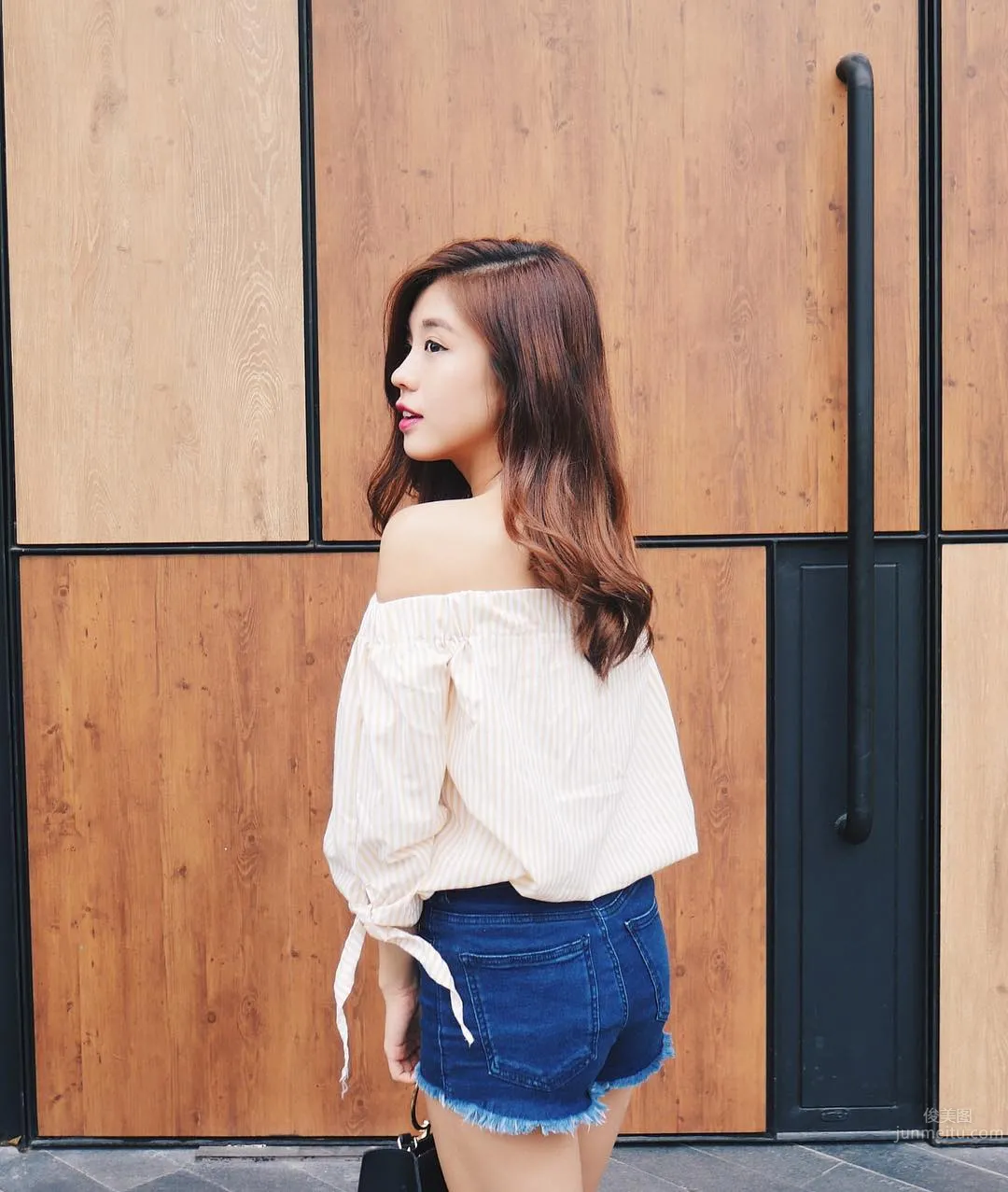 Malaysian Beauty Kelly Tan Sweet Smile Fresh and Cute photo 2