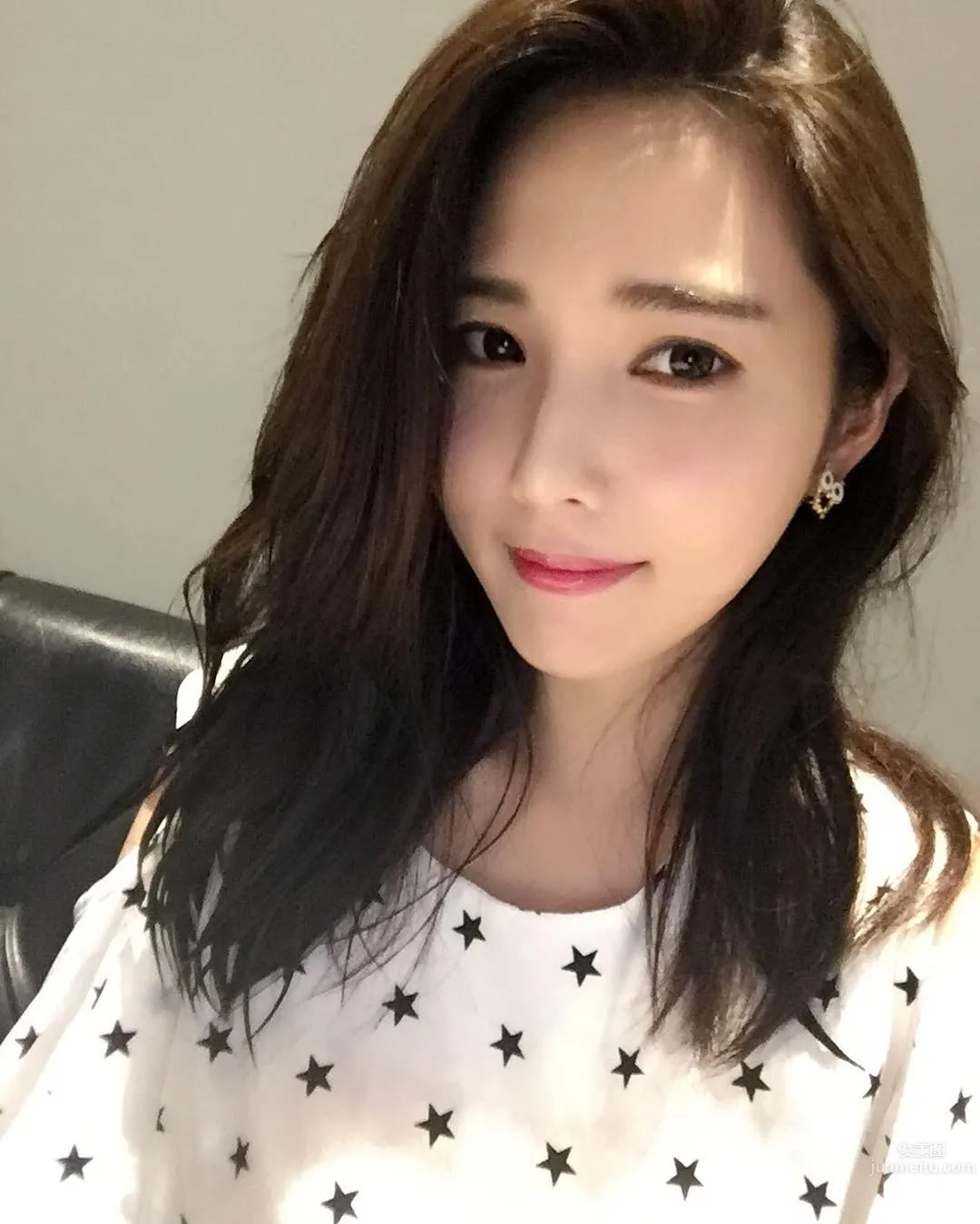 Weather Anchor Zhu Qiyu, Charming and Elegant Campus Beauty photo 6
