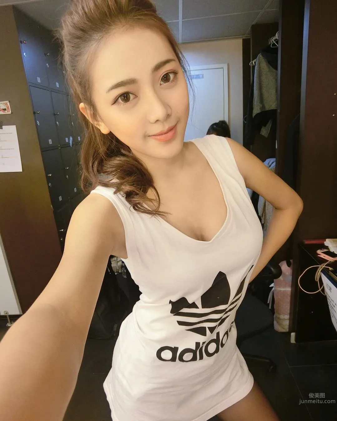 Perfect Goddess Xuanxuan Iris, A Pleasing Standard Beauty photo 26