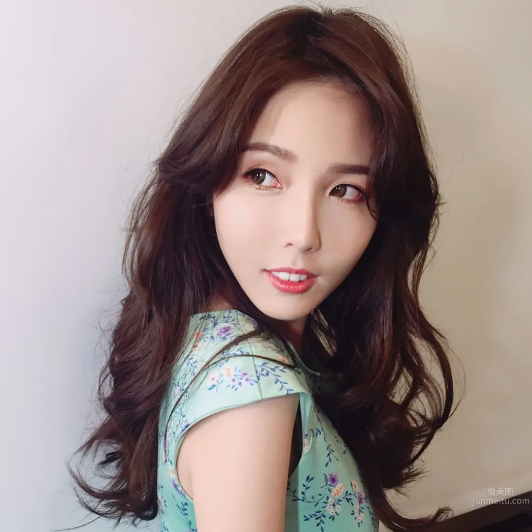 Weather Anchor Zhu Qiyu, Charming and Elegant Campus Beauty photo 26