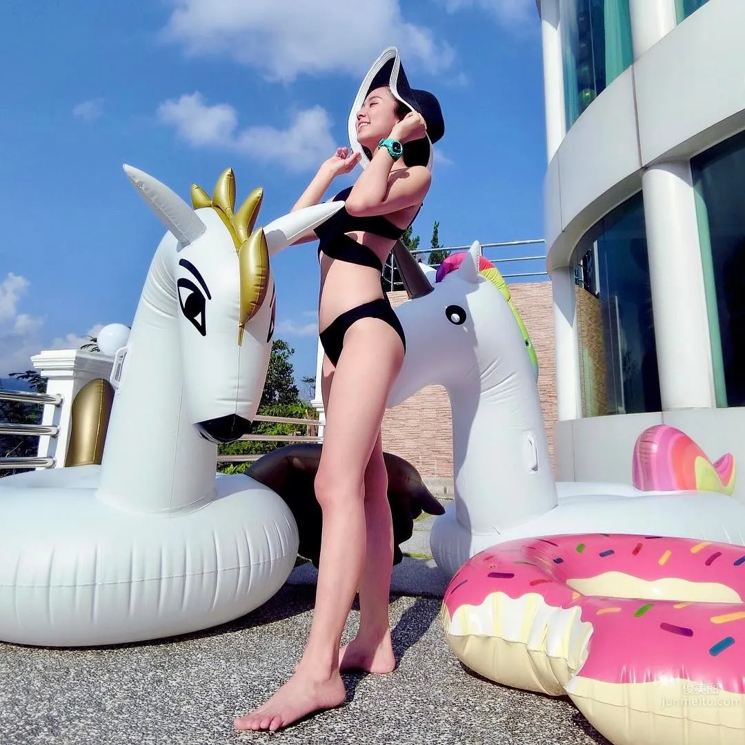 Malaysian Beauty Christine Pang Beach Beautiful Photos photo 18