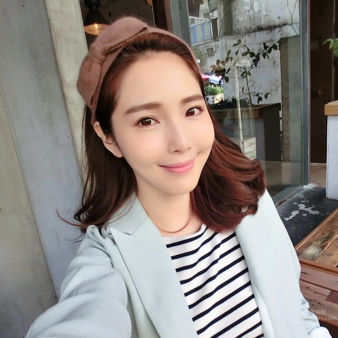 Weather Anchor Zhu Qiyu, Charming and Elegant Campus Beauty photo 3