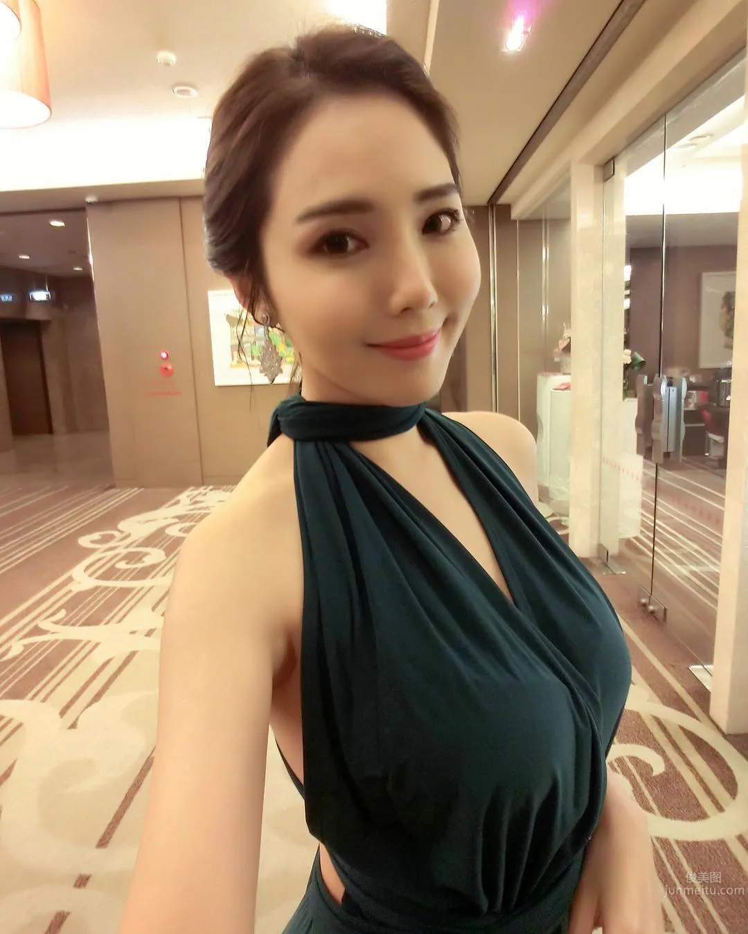 Weather Anchor Zhu Qiyu, Charming and Elegant Campus Beauty photo 17