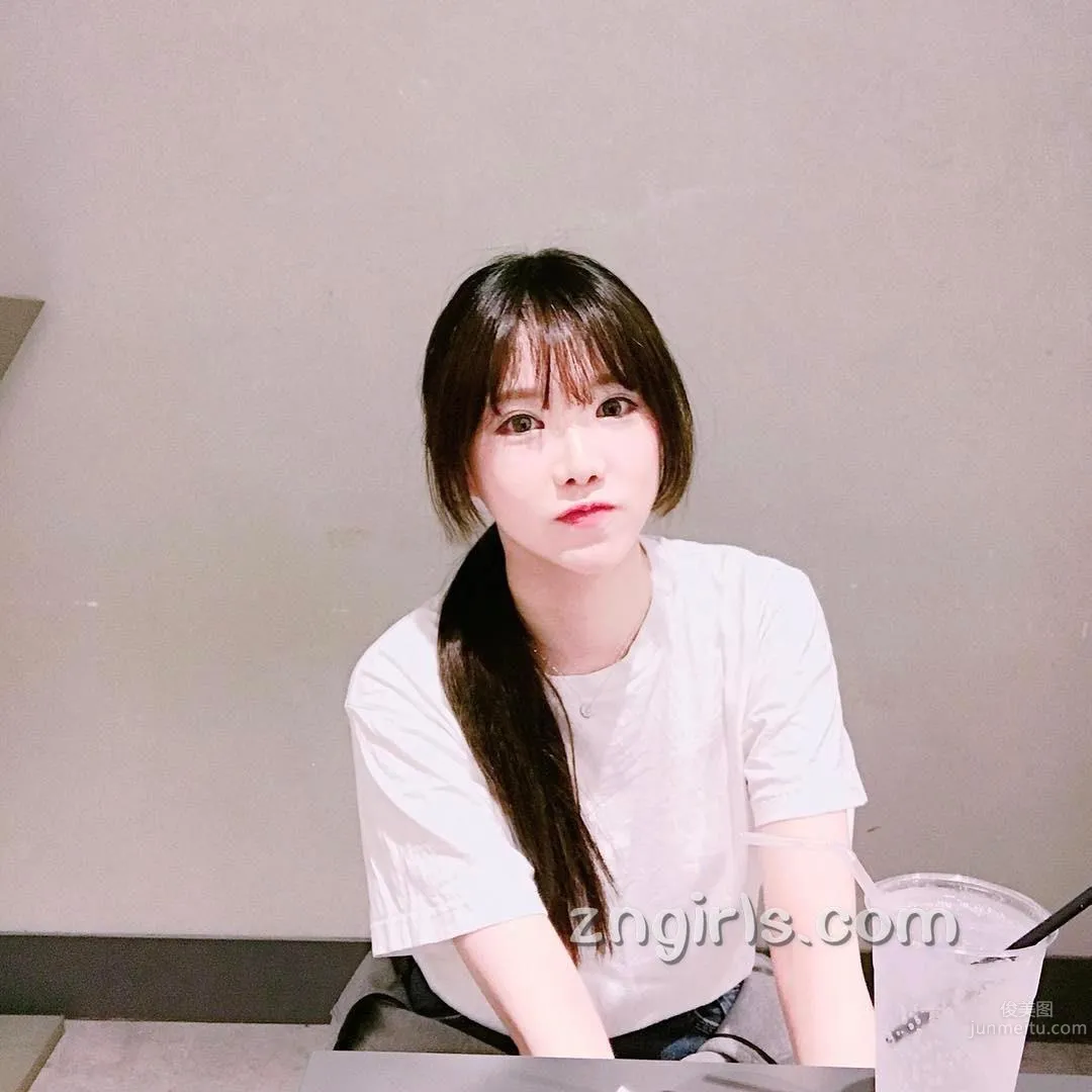 韓國蘿莉料理家素珍 傾心于各種美食小吃 23