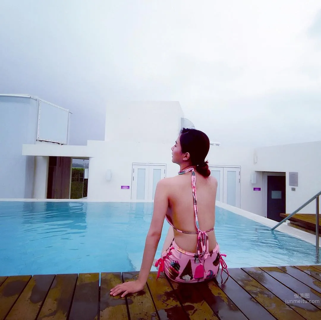 Malaysian Beauty Christine Pang Beach Beautiful Photos photo 7
