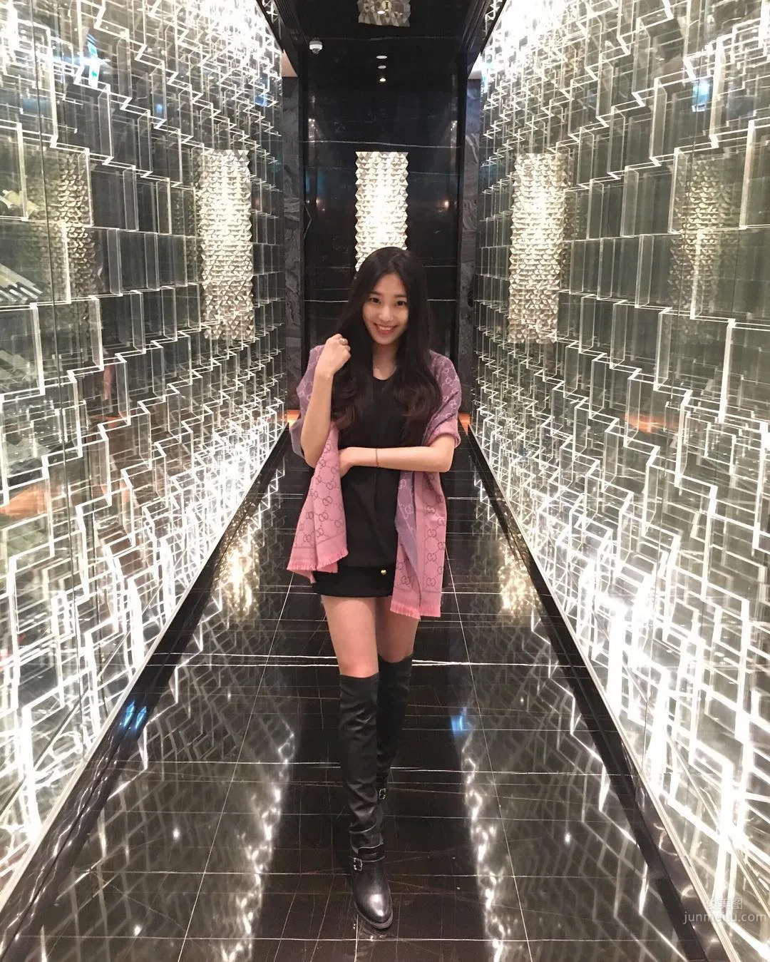 多才多藝鄭小奈 白皙蜜大腿身材好 23