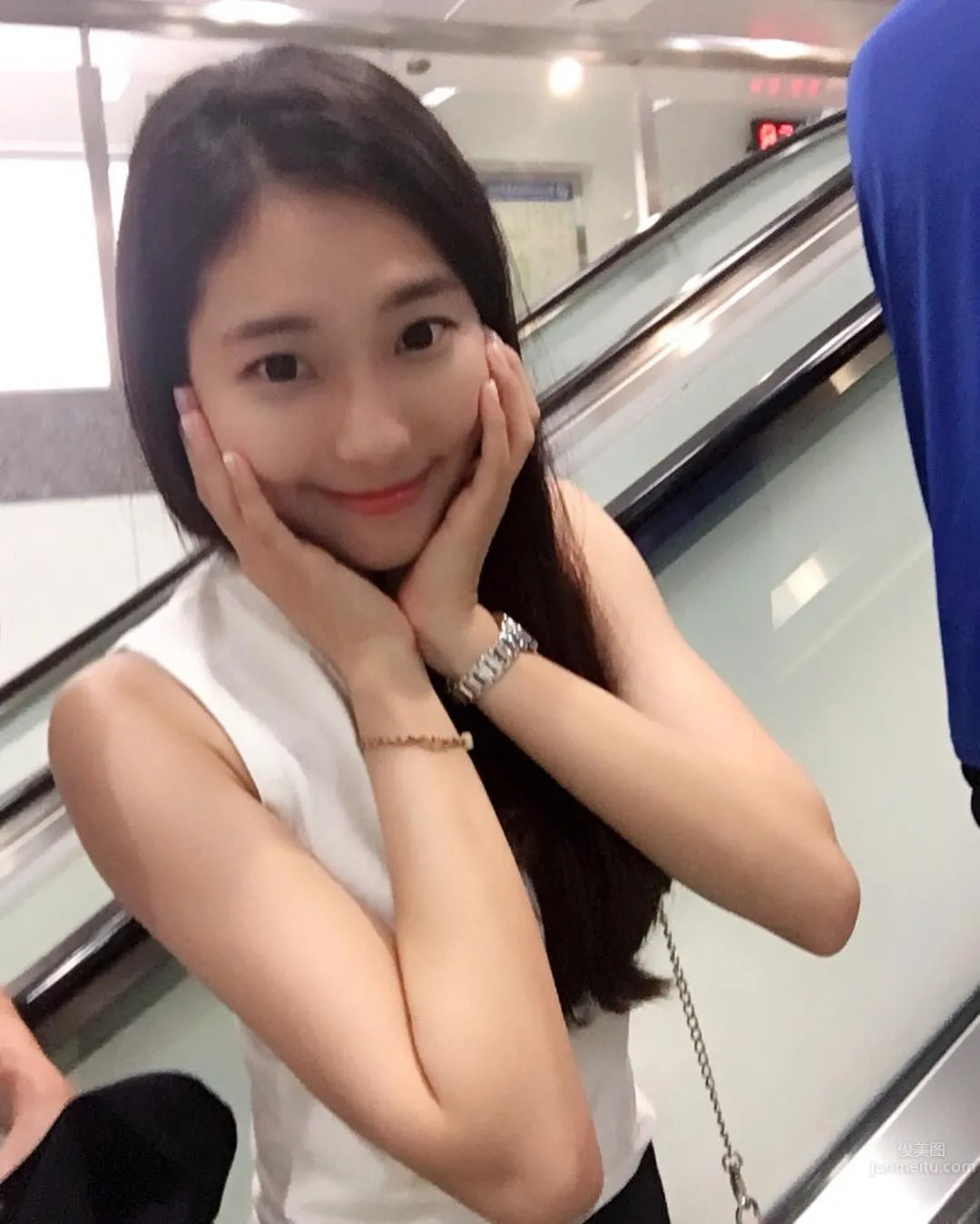 多才多藝鄭小奈 白皙蜜大腿身材好 10