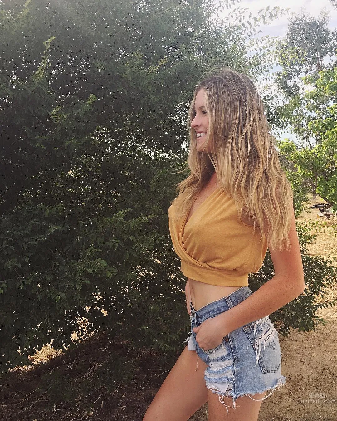 Side Boob Goddess Carly Lauren Sexy Hot Photos with Curvy Figure photo 13