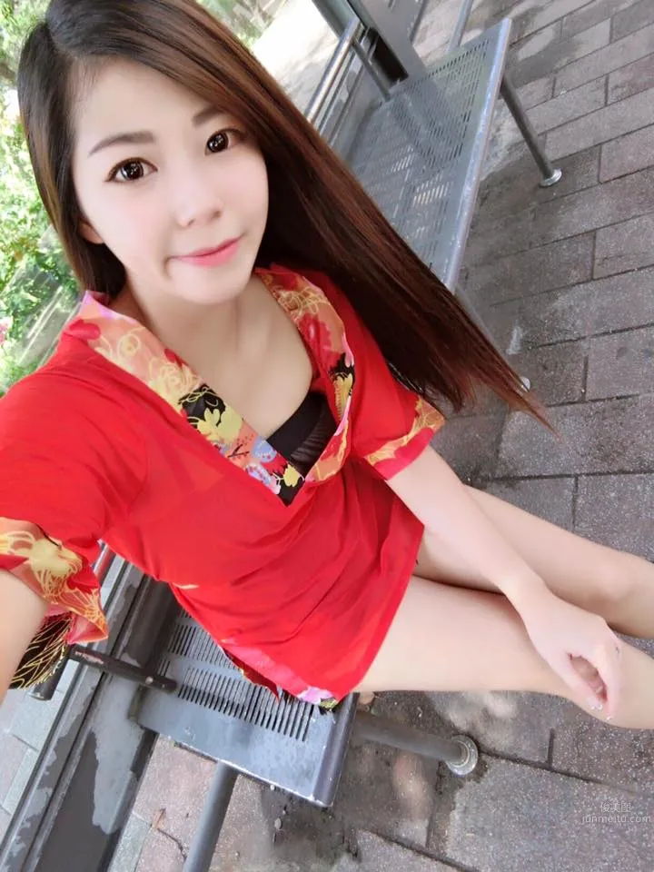 人氣SG正妹邱冰冰 場内場外的白皙美人 5