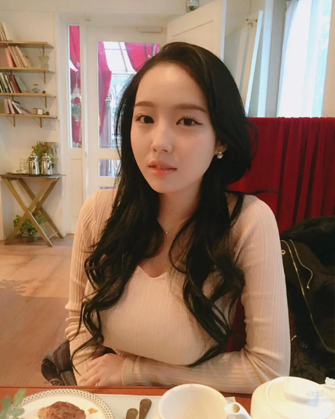 Korean Cute Girl Lee Yu Min Figure That Cannot Be Contained photo 2