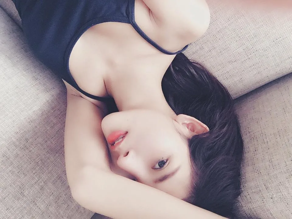 越南正妹Bùi Ngọc 混血五官精致而脱俗_10