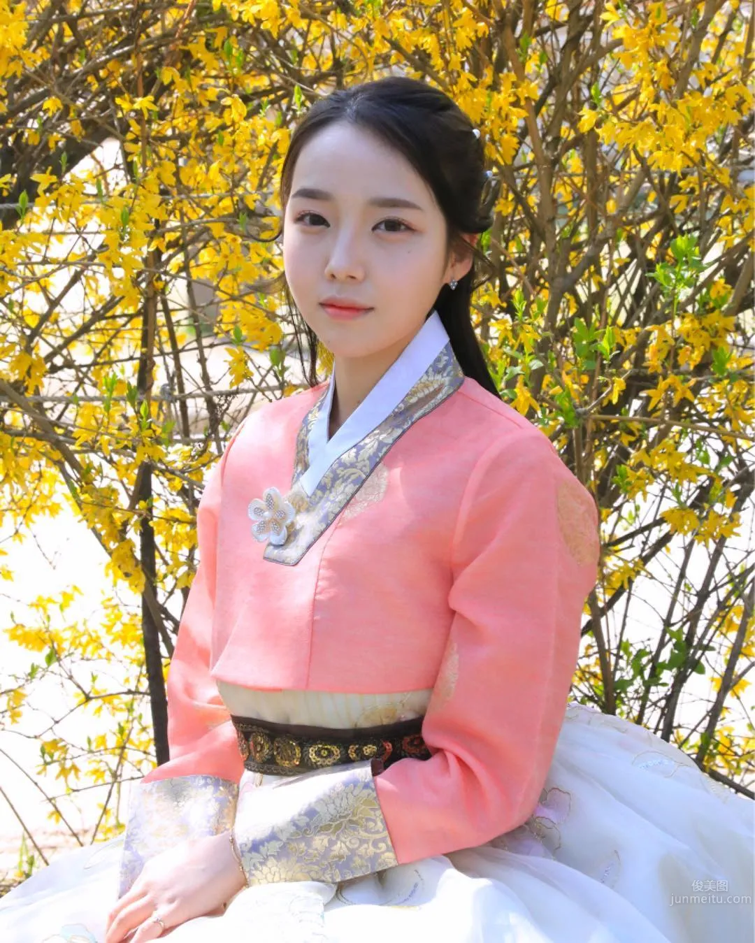 Korean Cute Girl Lee Yu Min Figure That Cannot Be Contained photo 3