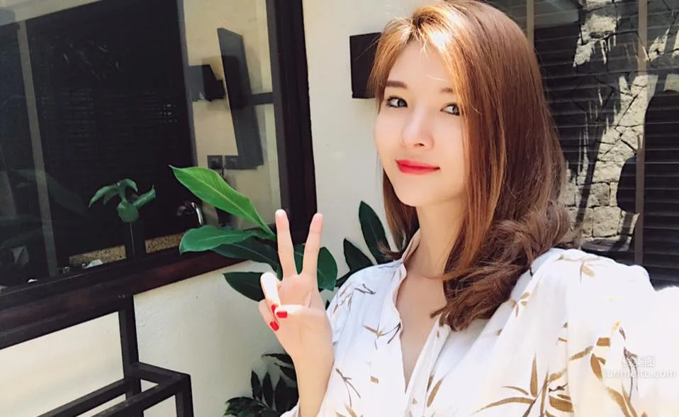 越南正妹Bùi Ngọc 混血五官精致而脱俗_29