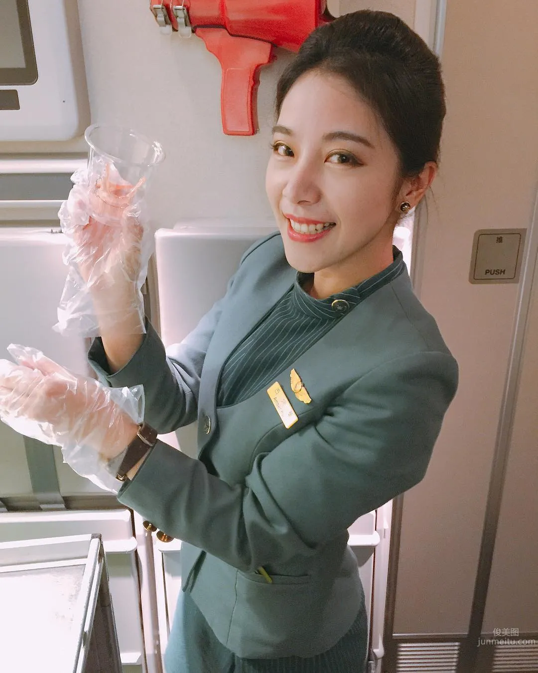 EVA Air Flight Attendant Gu Wanzhen Beautiful Appearance Extraordinary Bearing photo 11