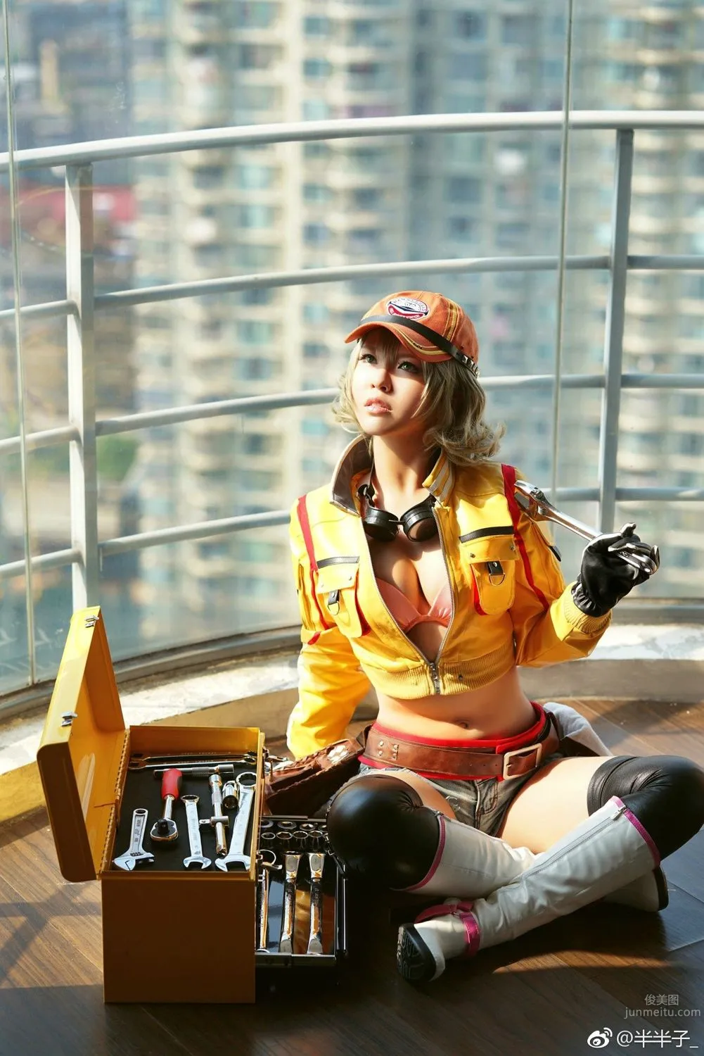 Ban Banzi: Cos photo 6