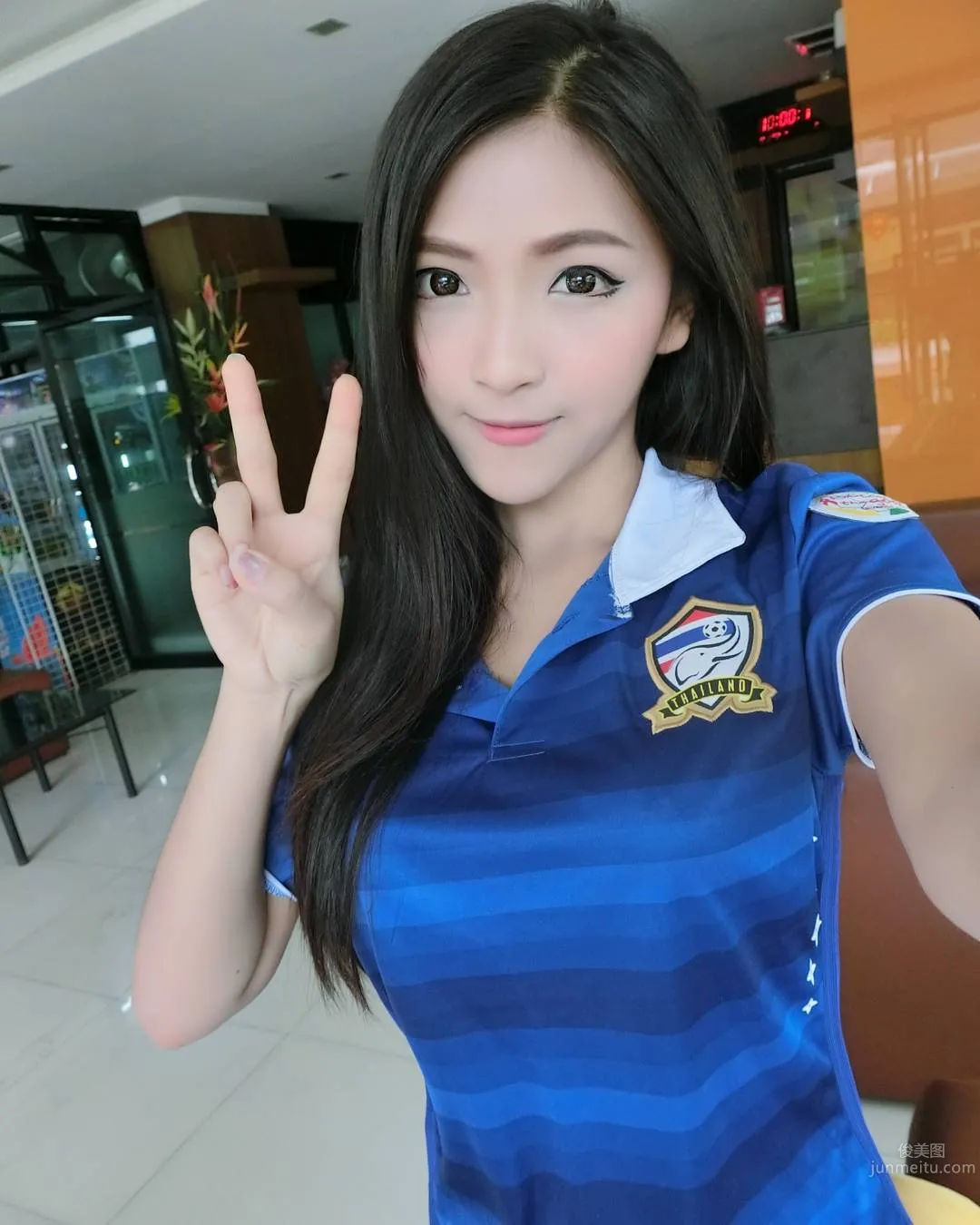 Thai Beauty Maneeya, Liverpool Football Baby photo 18