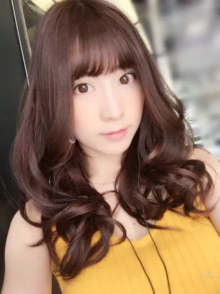 賽車皇後堀尾實咲 集美貌與靈氣與于一身