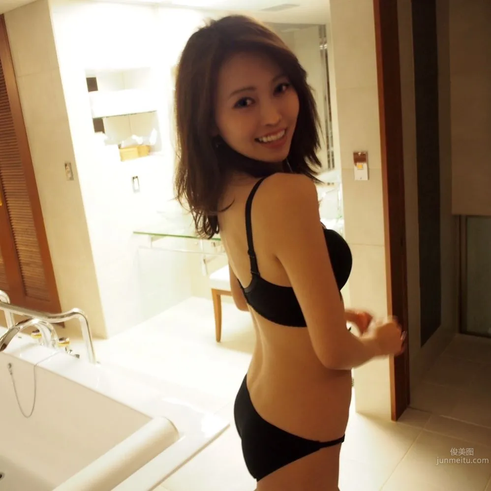 C CHANNEL當紅博主愛美美妝私房照 19