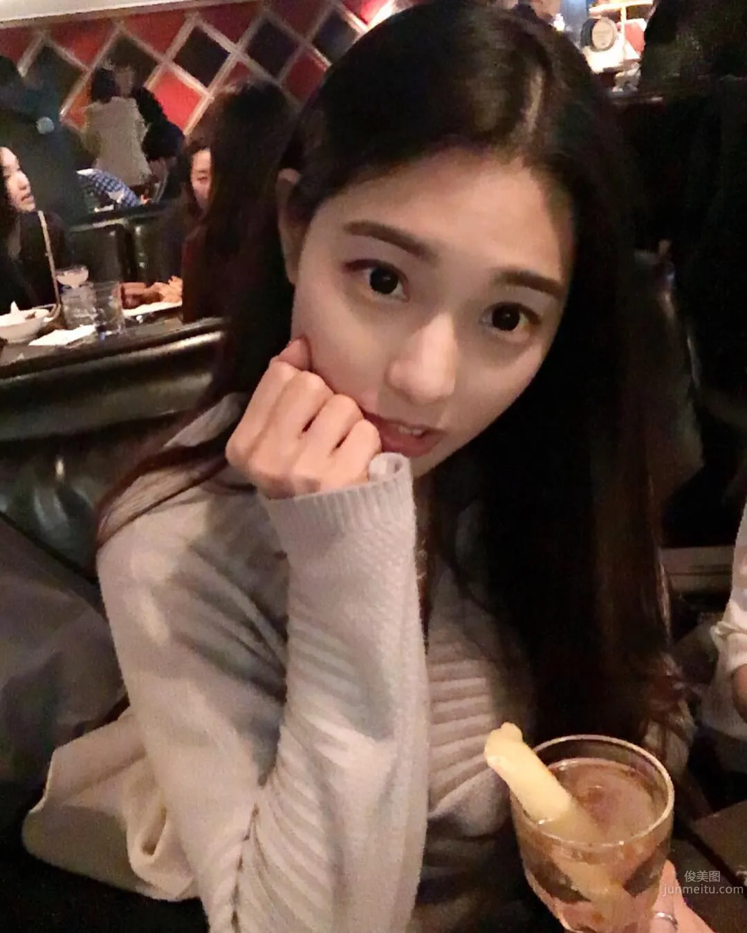 多才多藝鄭小奈 白皙蜜大腿身材好 18