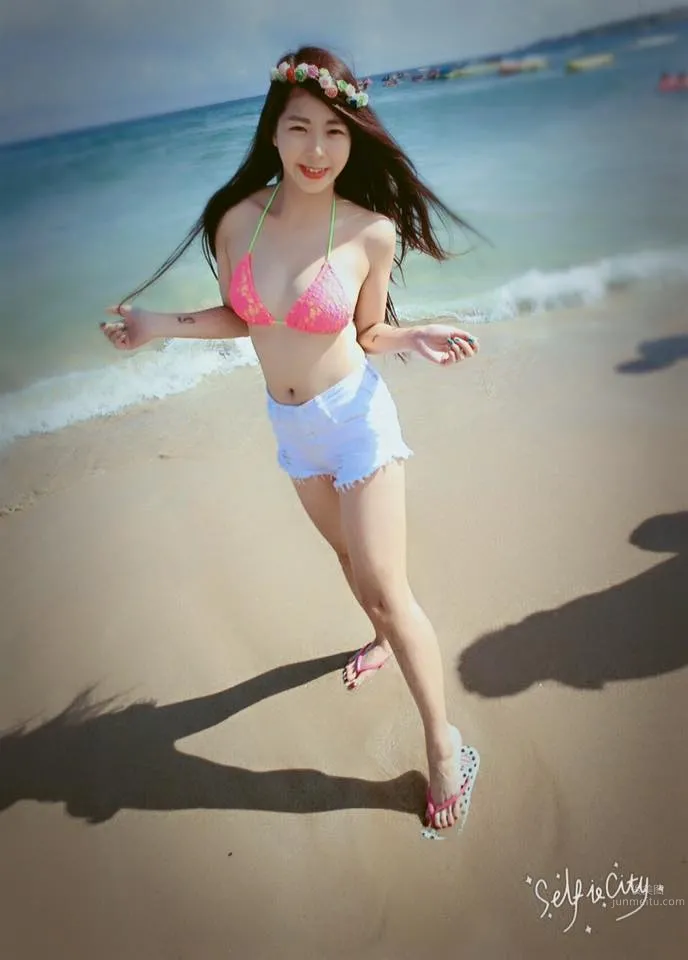 人气SG正妹邱冰冰 场内场外的白皙美人_0