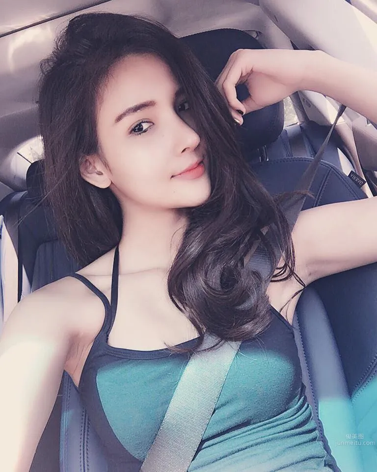 越南正妹Bùi Ngọc 混血五官精致而脱俗_7