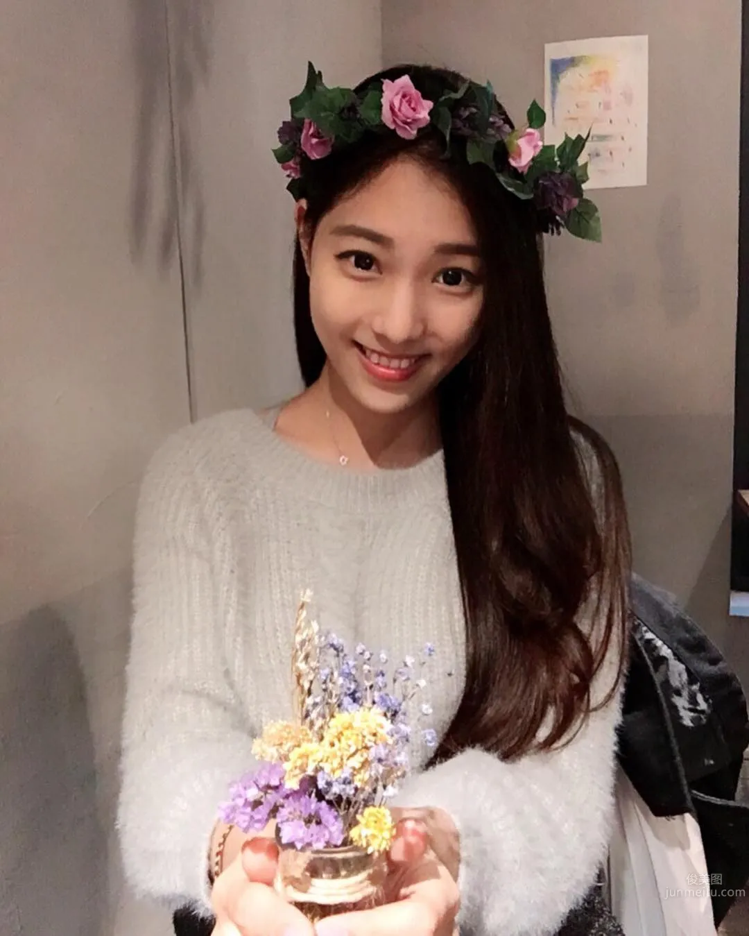 多才多藝鄭小奈 白皙蜜大腿身材好 19