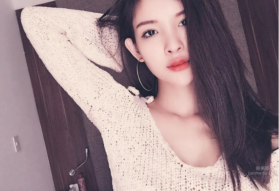 越南正妹Bùi Ngọc 混血五官精致而脱俗_15