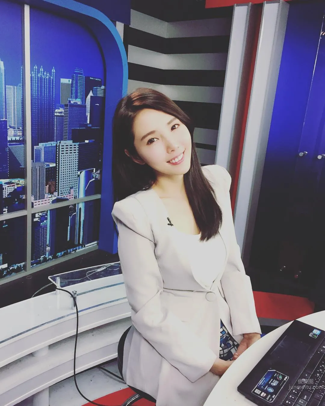 Weather Anchor Zhu Qiyu, Charming and Elegant Campus Beauty photo 16