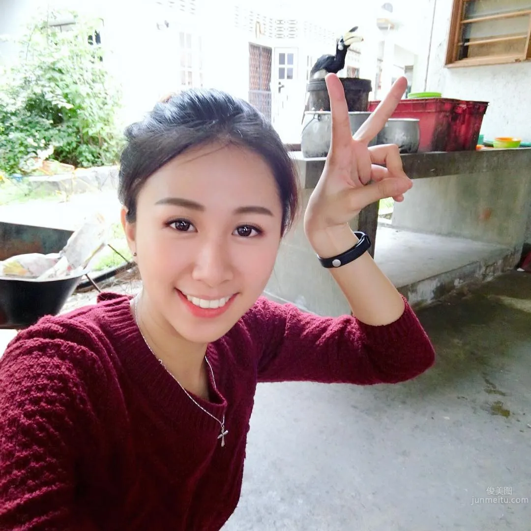Malaysian Beauty Christine Pang Beach Beautiful Photos photo 3