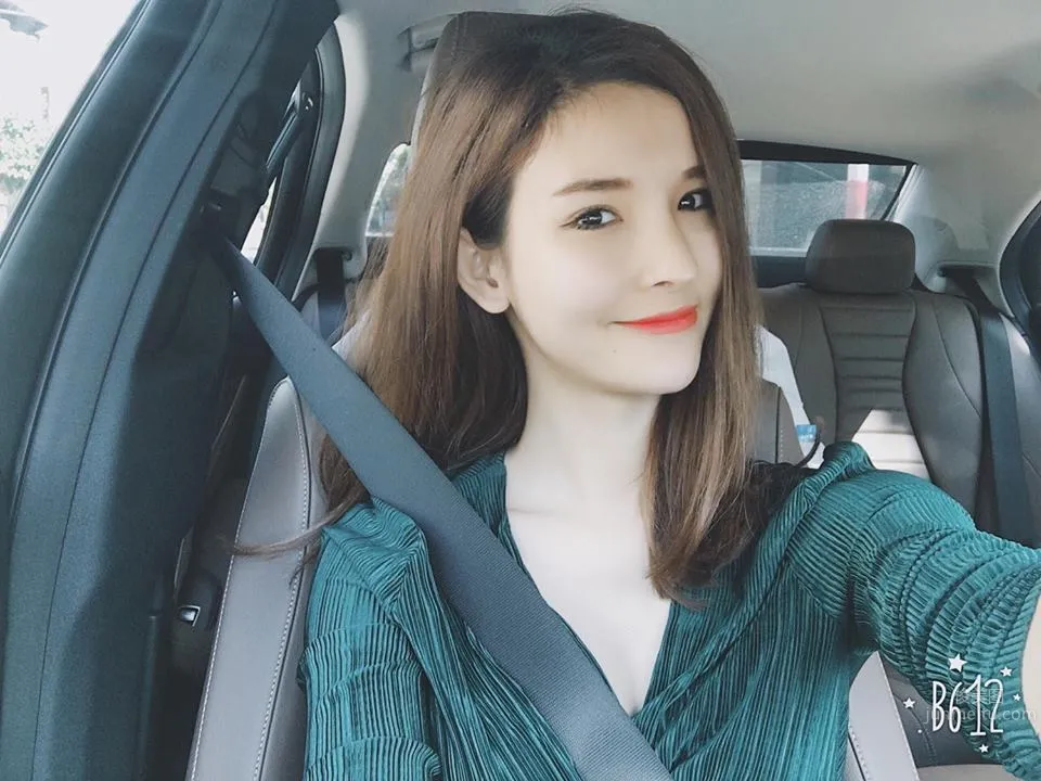 越南正妹Bùi Ngọc 混血五官精致而脱俗_27