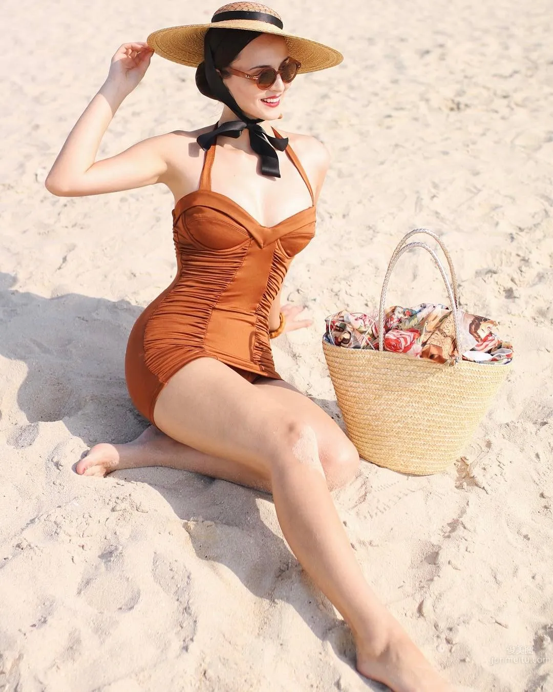 波黑美人Idda van Munster 复古风情写真合集_8
