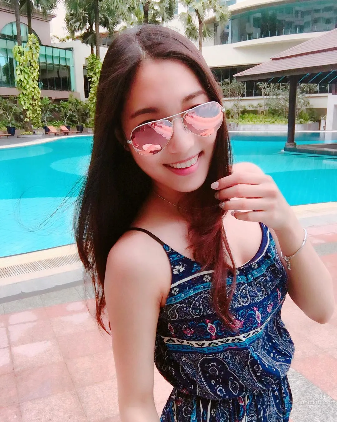 多才多藝鄭小奈 白皙蜜大腿身材好 7