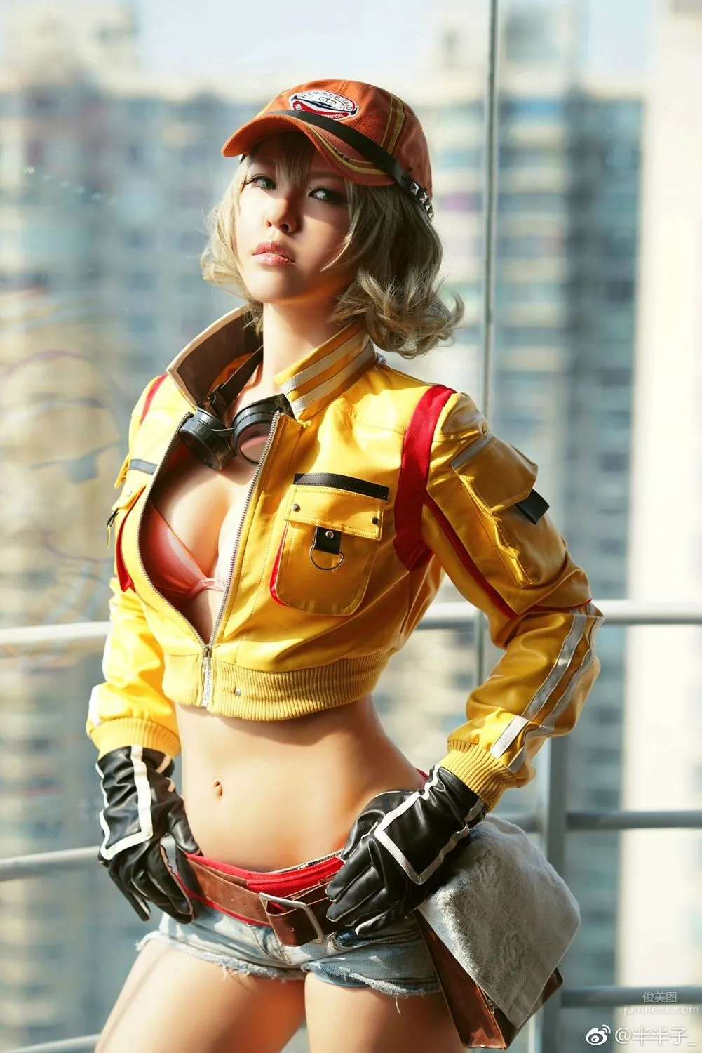 Ban Banzi: Cos photo 2